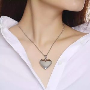 Heart openable locker pendant necklace chain